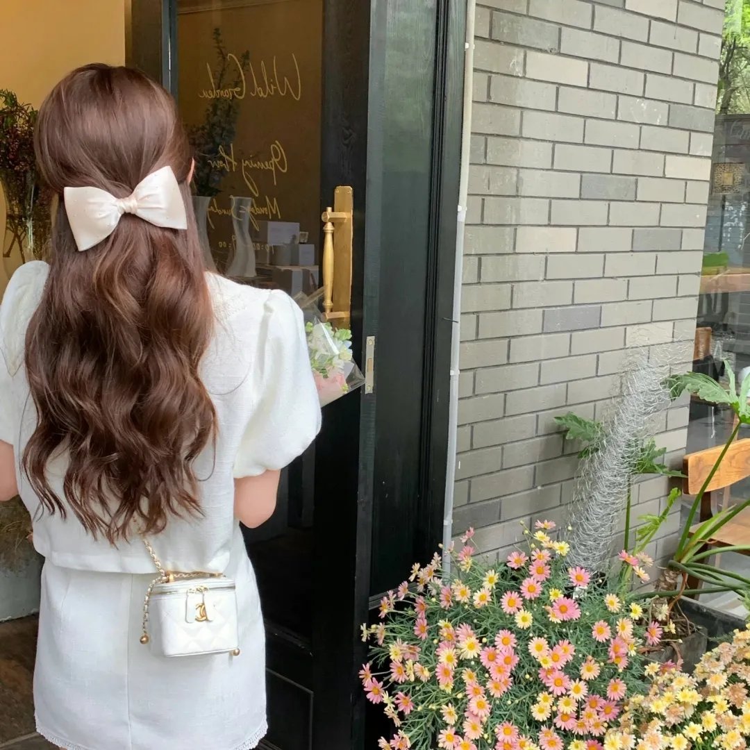 爱情是什么海报